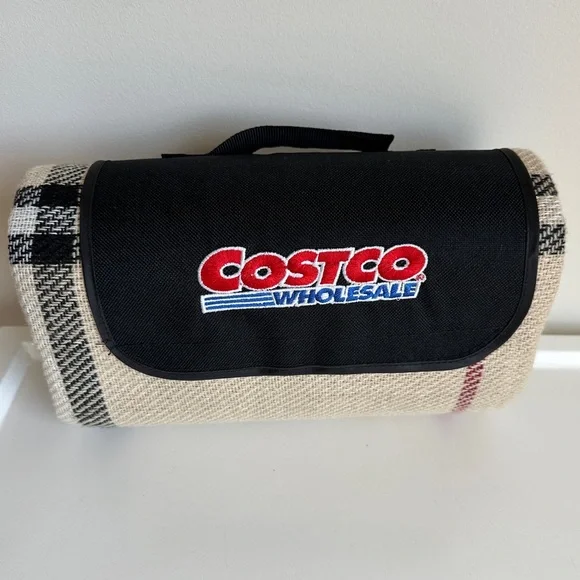 NWOT Costco Packable Outdoor Picnic Blanket Tan Black Red Plaid Nova Check - Picture 4 of 9